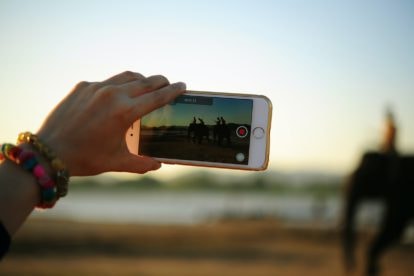 Eine Videobotschaft per Post verschicken