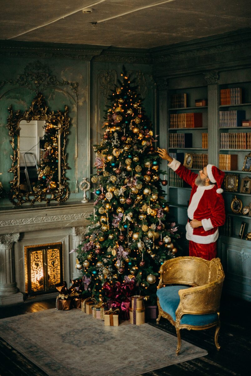 Weihnachtsbaum schmücken