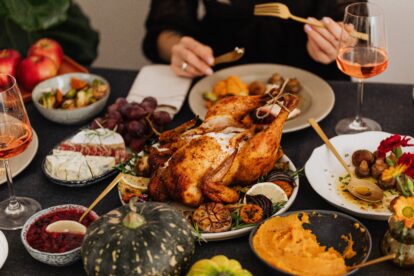 Festliches Weihnachtsessen und traditionelle Rezepte
