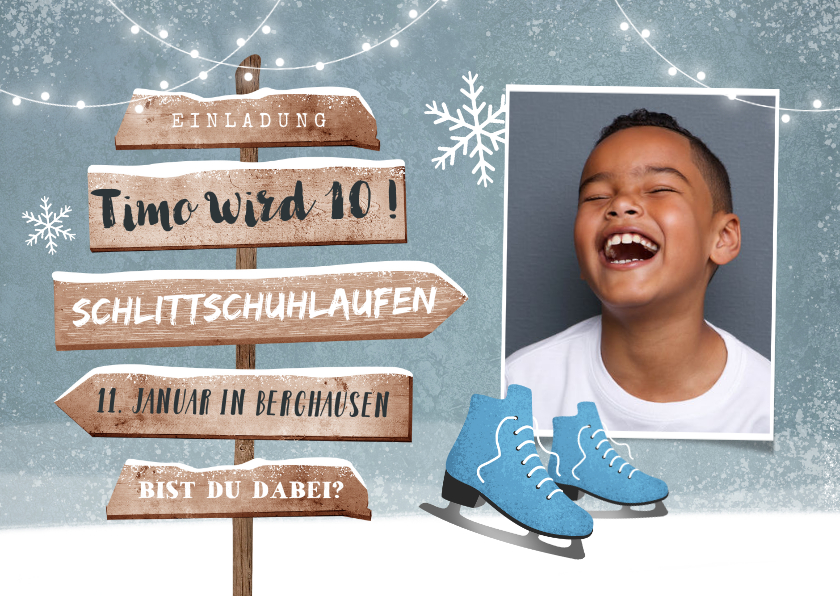 Kindergeburtstag - Einladungskarte blaue Schlittschuhe, Foto und Wegweiser